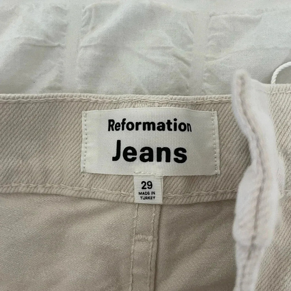 Reformation Cream Jean Shorts - Picture 4 of 9